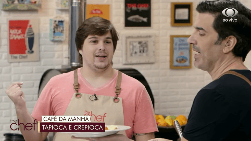 Edu Guedes não se controla, expõe intimidade de assistente ao vivo e, após arrancar toalha, dispara: "Na cabeça"