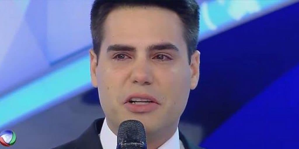 "Por que você é tão arrogante?", mulher vai pra cima de Luiz Bacci da Record e exige explicações