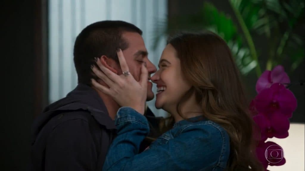 Salve-se Quem Puder: Luna esquece Juan de vez, tem primeira noite de amor com Téo e se declara: "Apaixonada por você"