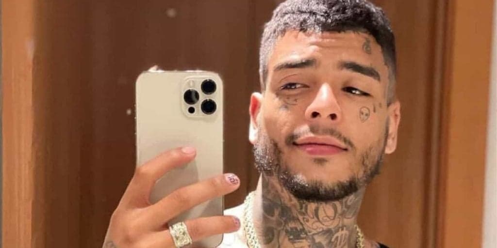 "Pai" de Mc Kevin faz escândalo na delegacia, aponta culpado e gera quebra-pau: "Era sua responsabilidade"