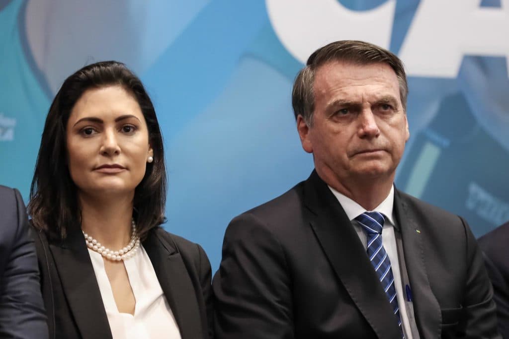 O dia em que Michelle Bolsonaro confirmou que marido é broxa e a polêmica de ter jogado avó em esgoto