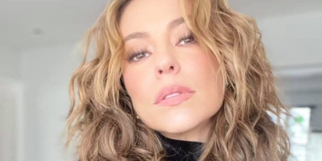 Paolla Oliveira enfia fio-dental no limite, deixa parte gigante engolindo tudo e escandaliza: "Toda molhadinha"