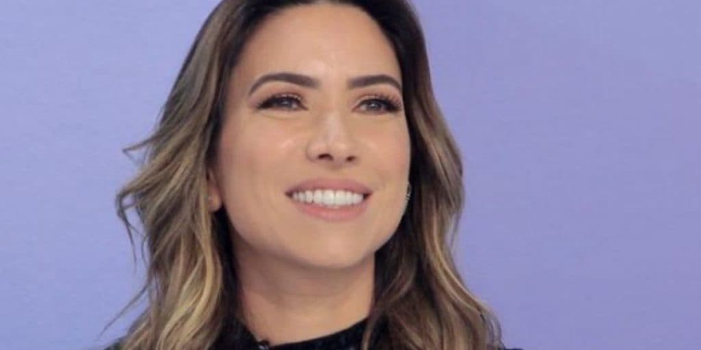 Patricia Abravanel, após ser socorrida ao vivo, surge irreconhecível no SBT e confirma: "Crises de choro"
