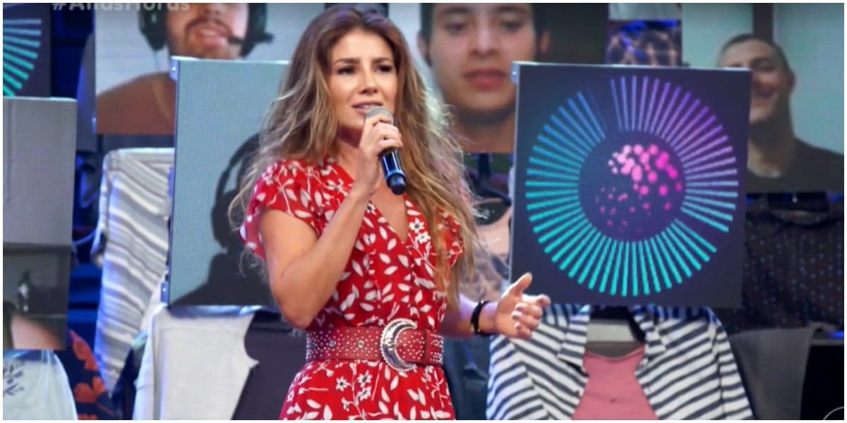 Paula Fernandes comemorou sucesso de canção (Foto: Reprodução) Paula Fernandes comemorou sucesso de canção (Foto: Reprodução)