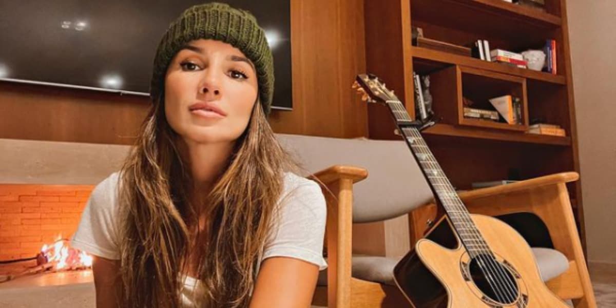 Paula Fernandes usou as redes sociais para dá um conselho aos seguidores e falou sobre fim de romance (Foto: Reprodução) Paula Fernandes usou as redes sociais para dá um conselho aos seguidores e falou sobre fim de romance (Foto: Reprodução)