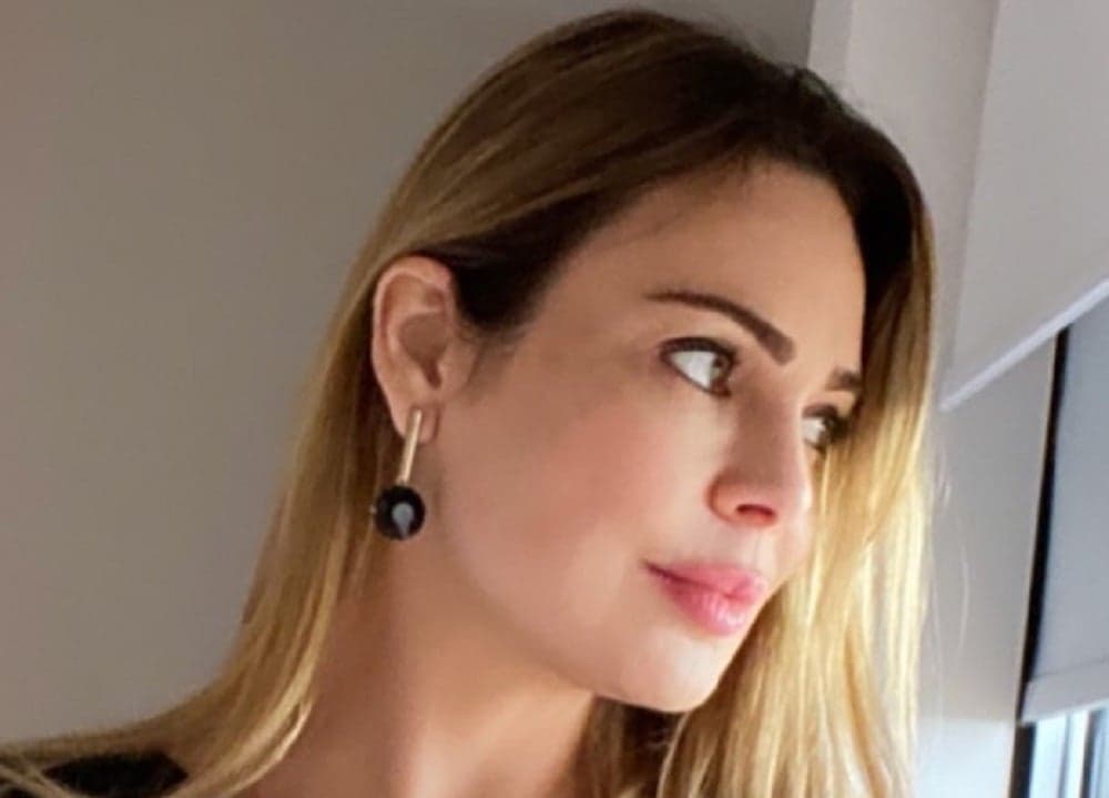 Rachel Sheherazade é agredida por homem em público, após exigir dinheiro de Silvio Santos: "Mau-caráter"