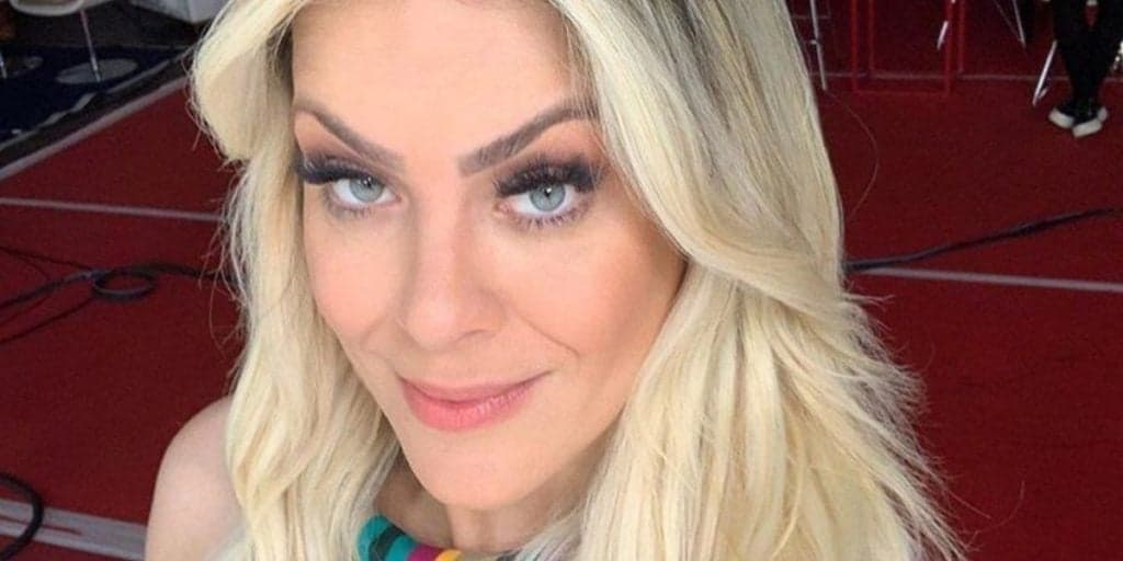 Renata Fan implora de joelhos, após demissão na Band e contrato secreto com a Globo: "Vou sofrer"