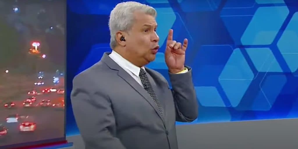 Sikêra Jr. se pronuncia após ser tirado do palco pela produção e apresentadora assumir comando do Alerta Nacional