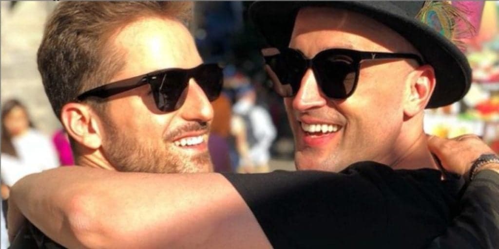Thales Bretas comove país com homenagem para Paulo Gustavo e expõe foto rara do marido com o filho