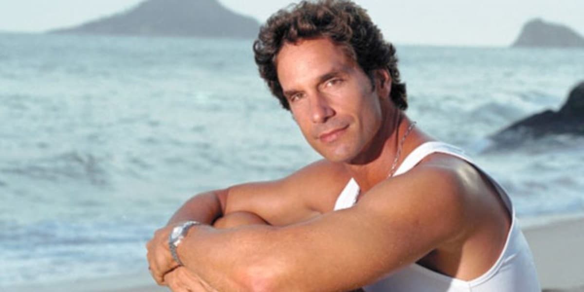 Victor Fasano, galã que fez sucesso na Globo nos anos 2000, posou de sunga e fez a alegria dos seguidores (Foto: Reprodução) Victor Fasano, galã que fez sucesso na Globo nos anos 2000, posou de sunga e fez a alegria dos seguidores (Foto: Reprodução)