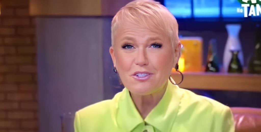 "Sexualidade não é opção", dispara Xuxa ao se declarar em texto para famoso da Globo