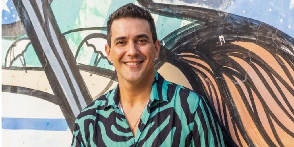 André Marques é flagrado em casa e vídeo com cachorro fofo explode