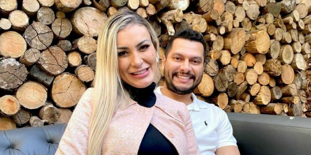 Andressa Urach, após revelar sonho, tem gravidez anunciada pelo marido e comemora