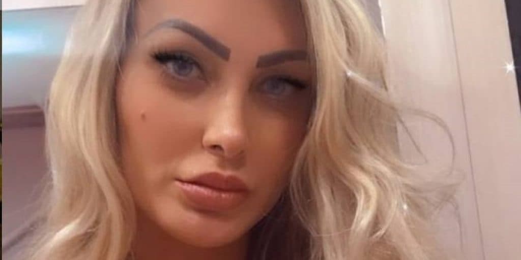 Andressa Urach surge semi nua, com calcinha rasgada e bumbum enorme faz a alegria dos assanhados