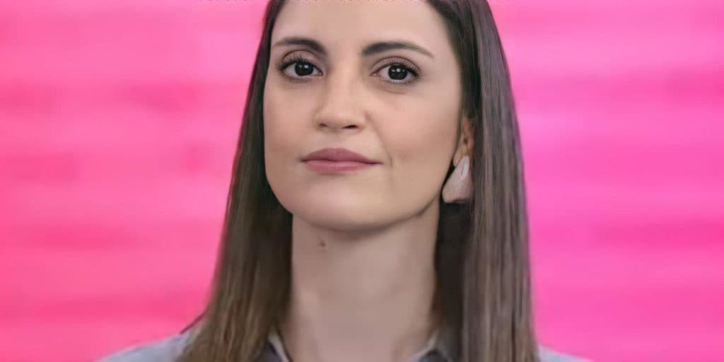 Chris Flores inicia programa com ódio nos olhos, confirma morte no SBT e apresentadores explodem: "Ele mereceu"