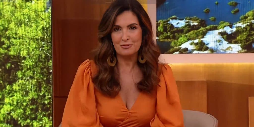 Fátima Bernardes surge deslumbrante, cruza as pernas e mostra o que ninguém podia ver: "Nossa"