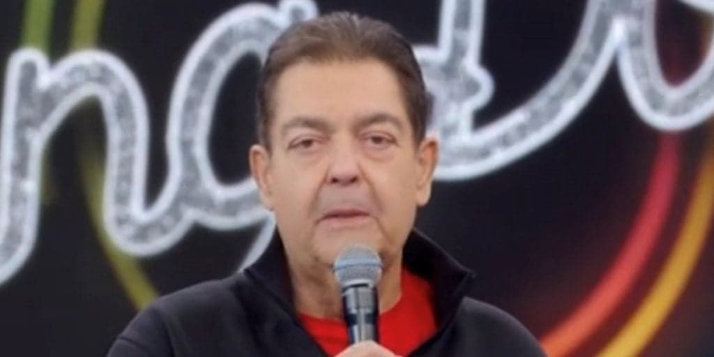 Faustão volta ao trabalho antes do previsto, realiza reuniões e define formato do novo programa na Band