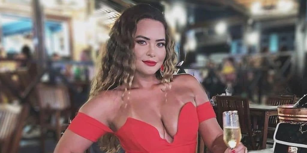 Geisy Arruda deixa tudo à mostra com calcinha de renda e parte íntima explodindo: "Tá bem apertada"