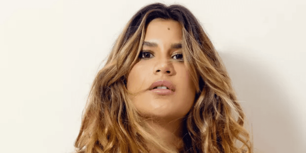 Giulia Costa, filha de Flávia Alessandra, aparece sensual em vídeo e deixa parte íntima à mostra: "Boa toda"