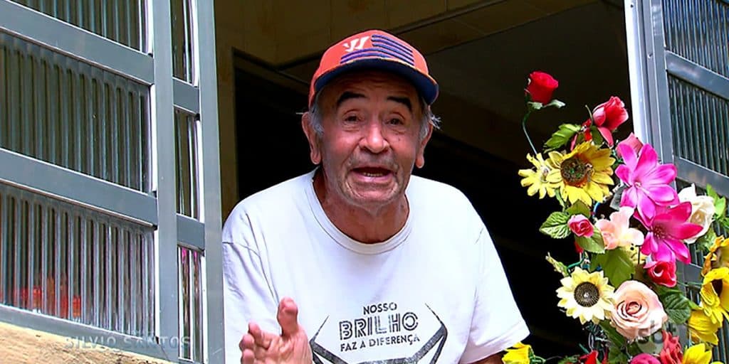 Ivo Holanda, com implante animal no corpo, volta a gravar pegadinha no SBT e salário muito baixo é exposto