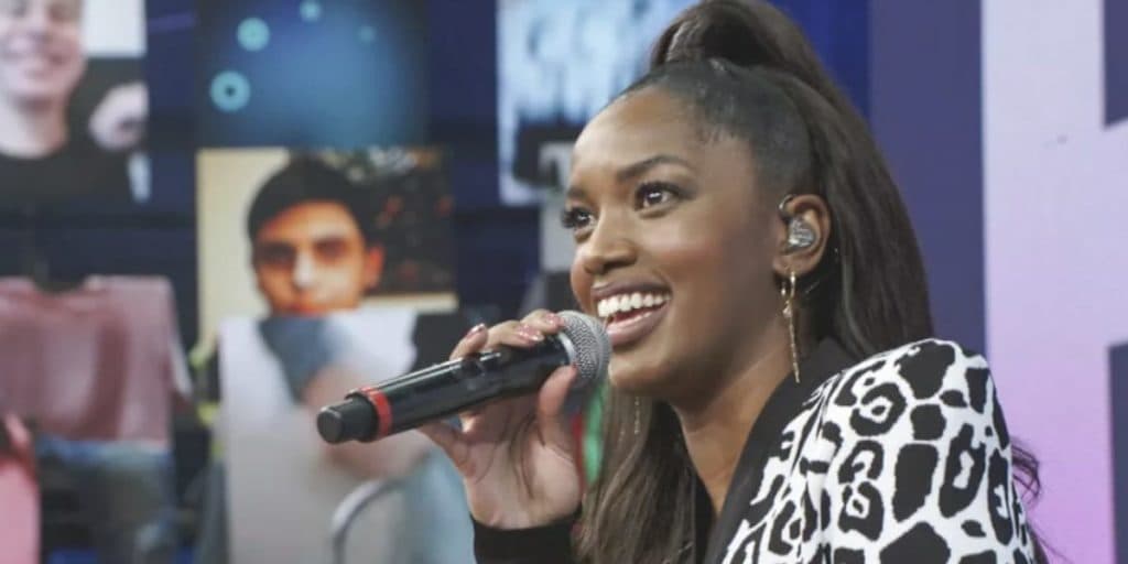 Iza expõe famosos ao vivo e manda recado na lata: "Tenham consciência"