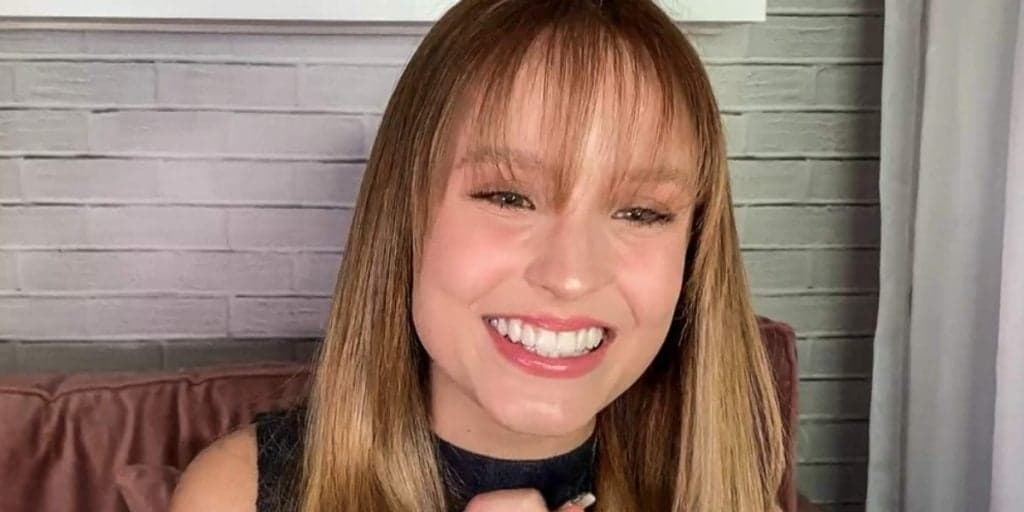 Larissa Manoela usa biquíni minúsculo, marca partes íntimas e eleva a temperatura: "Delícia''
