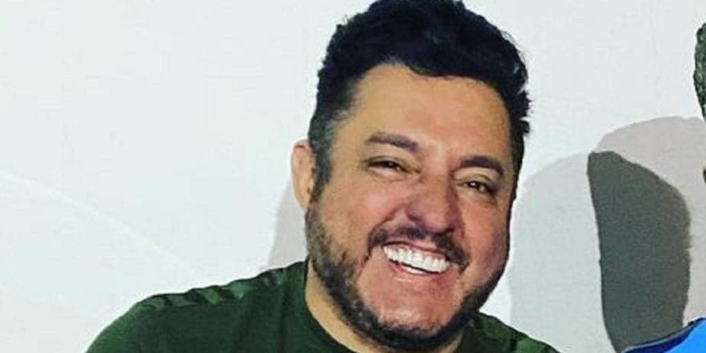 Bruno, após expor que Marrone é gay, surge com parceiro e assume verdade: "Atrás de um grande homem"