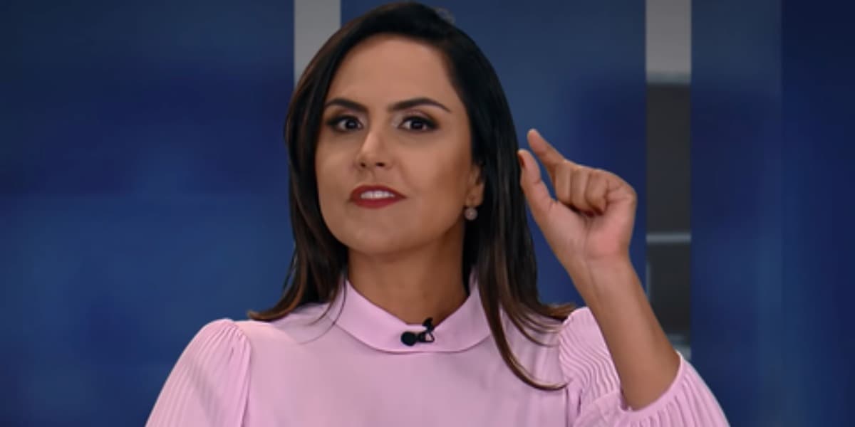 Carla Cecato pede espaço para fazer desabafo sobre vacinação (Foto: Reprodução)