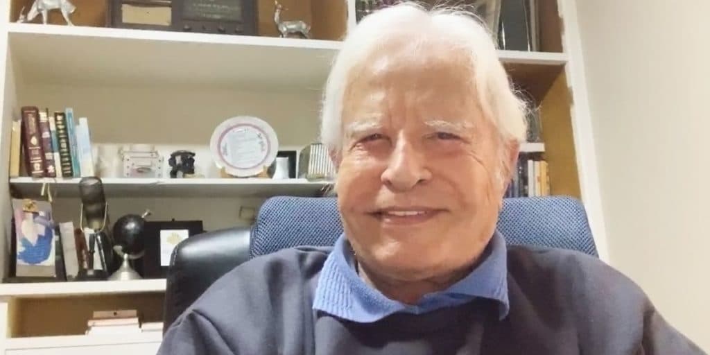 Cid Moreira esnoba fãs, vê amor ao dinheiro falar mais alto e cobra R$ 1 mil por vídeo