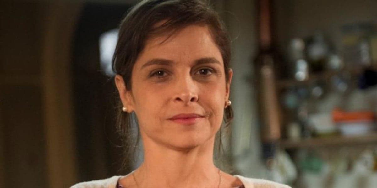 Cora consegue DNA falsificado em Império (Foto: Reprodução) Cora consegue DNA falsificado em Império (Foto: Reprodução)