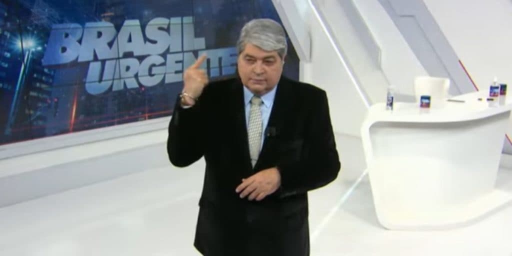 "Mentiroso", Datena confirma guerra a Luiz Bacci, enfia dedo na cara e massacra concorrente ao vivo
