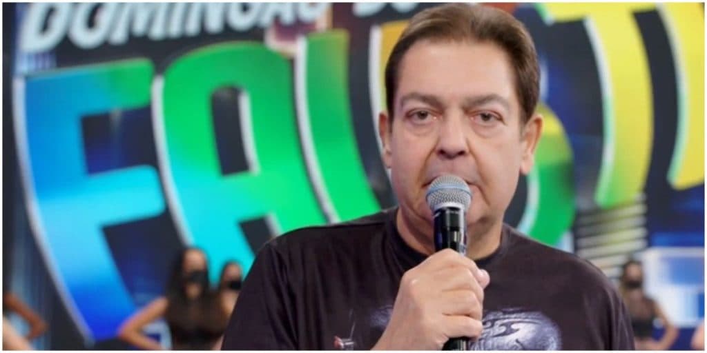 Band dá fim a programa que rende R$ 15 milhões e convoca Faustão para atração diária em estúdio de mil metros