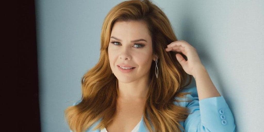 Fernanda Souza, após expor poliamor, é flagrada molhadinha em vídeo íntimo com parceira e Thiaguinho é envolvido