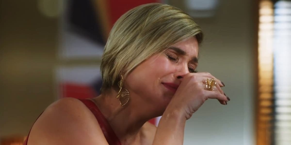 Helena chora em cena de Salve-se Quem Puder Helena chora em cena de Salve-se Quem Puder