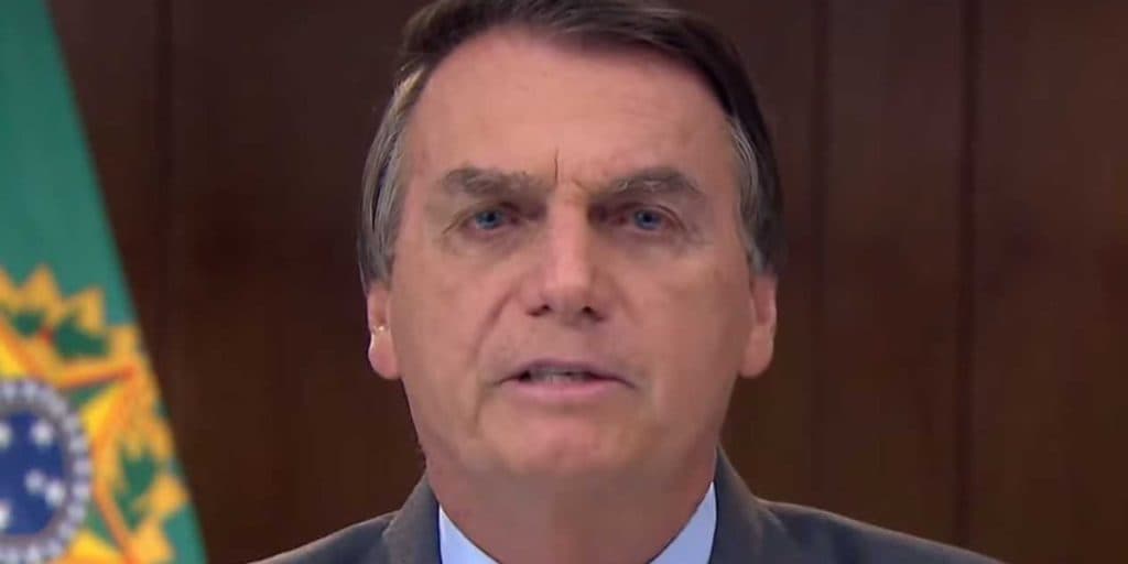 Bolsonaro se encontra com rapaz, ganha declaração de amor e vê verdade ser exposta: "Agora ou nunca"