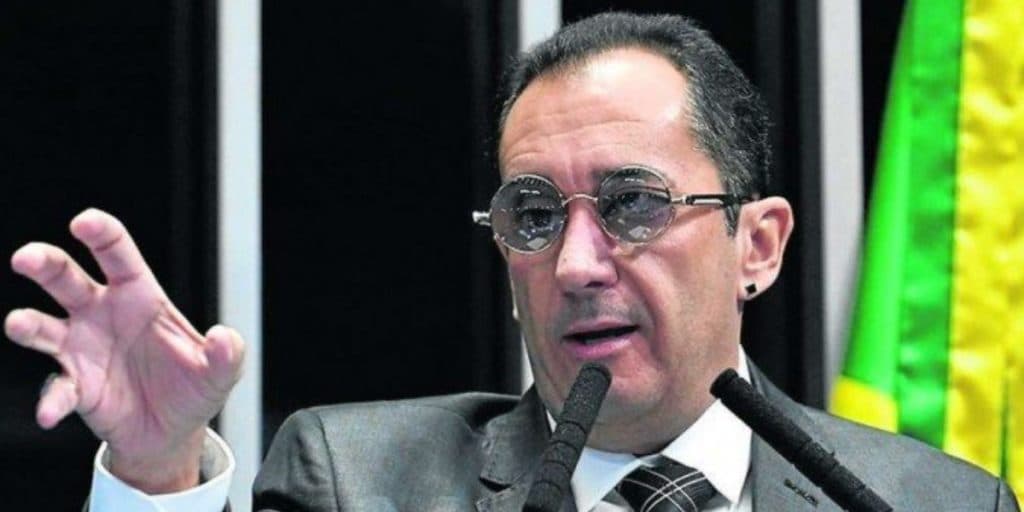 Kajuru tem sexo gay confirmado, faz cirurgia para aumentar o pênis e assume relação com homem: "Nunca mais"