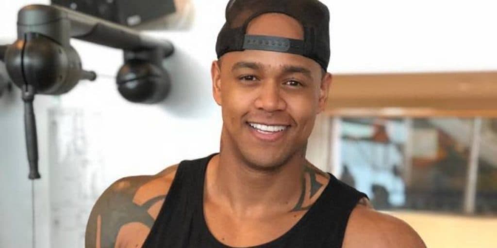 Leo Santana provoca em vídeo íntimo, balança tudo e tamanho da mala é confirmada: "GG"