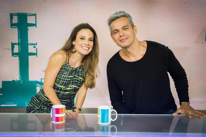 Maíra Charken ao lado de Otaviano Costa no comando do Vídeo Show (Foto: Reprodução/ Globo)