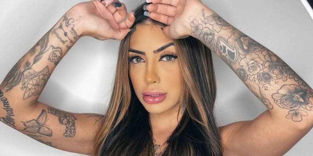 Mirella fez a alegria dos marmanjos com vídeo