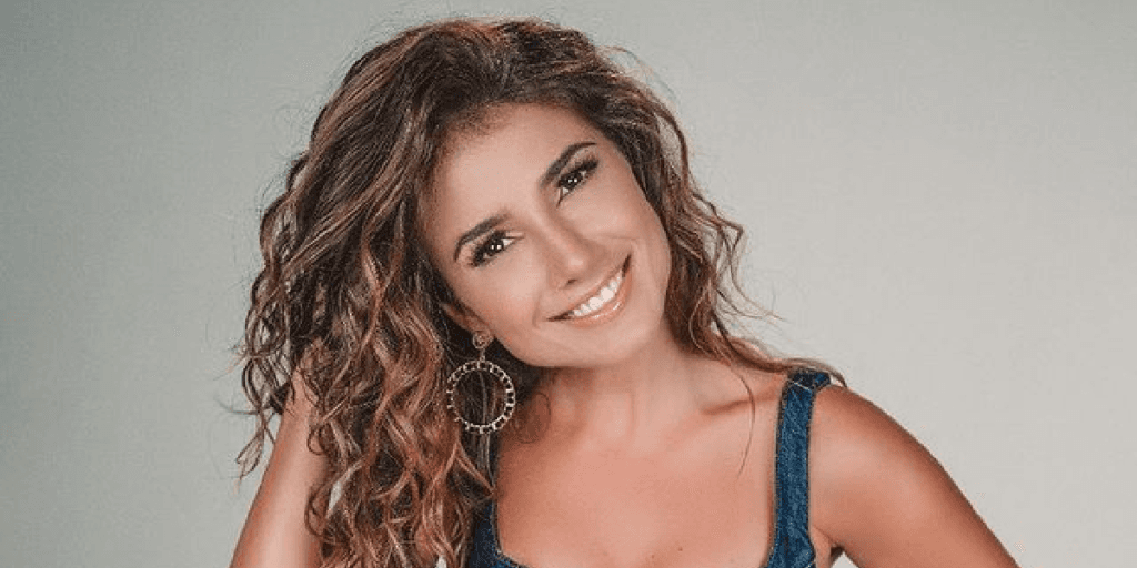 Apresentador detona, diz que Paula Fernandes afundou carreira e expõe aplicações de injeções na garganta