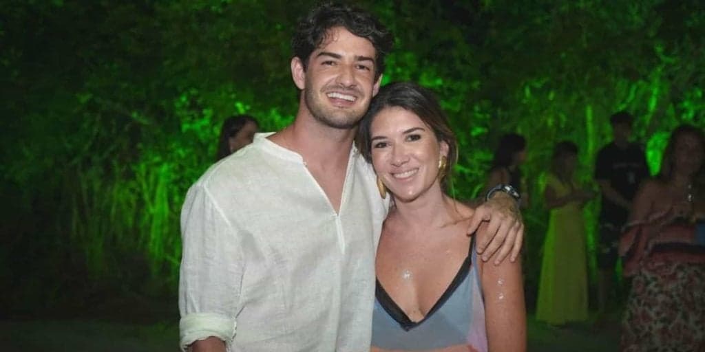 Pato, após ver Rebeca Abravanel encarar separação, expõe casamento e se declara a mulher: "Única pessoa"