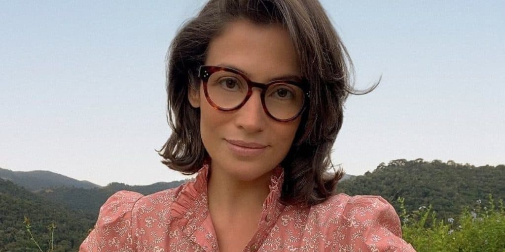 Renata Vasconcellos chora na bancada, vê ameaça de faca e confirma estar exausta do JN: “Fim”