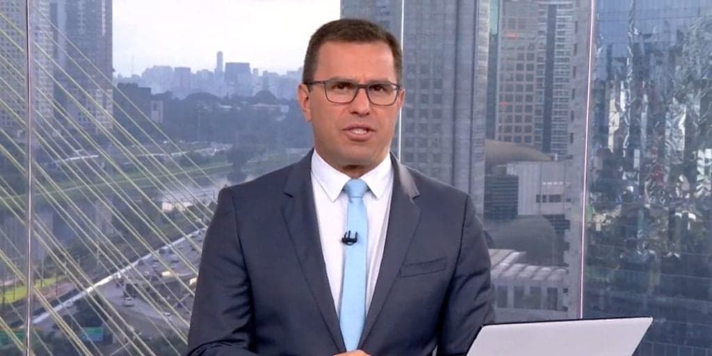"Errei", Rodrigo Bocardi comete erro grotesco na Globo, leva invertida de repórter e detona: "Já corrigiu"
