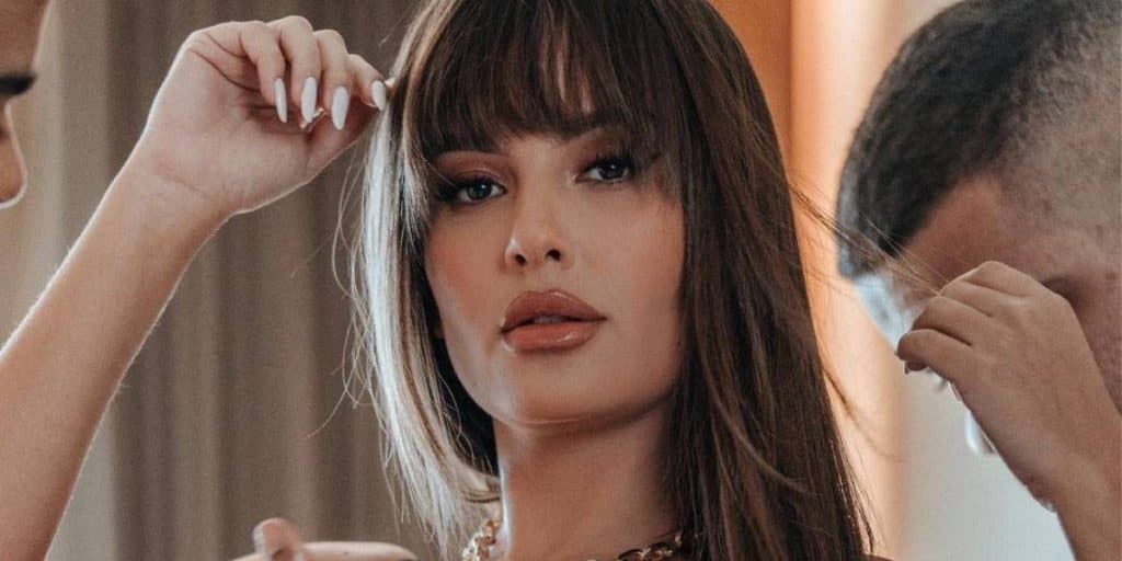 Thaís, ex affair de Fiuk, arreganha as pernas, arranca sutiã e provoca: "Babem"