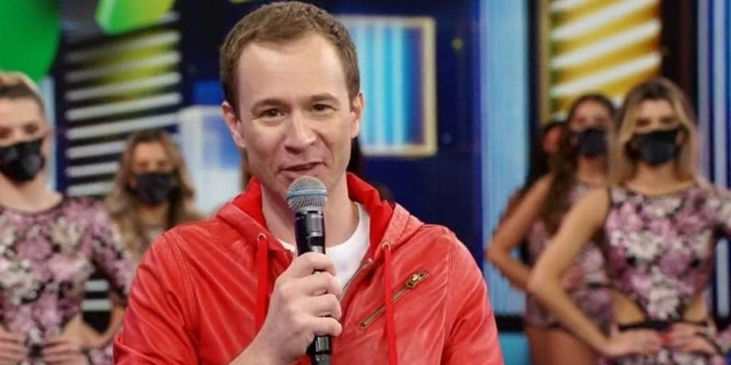 Oficial: Globo anuncia Tiago Leifert como novo apresentador do Domingão e Faustão quebra o pau nos bastidores