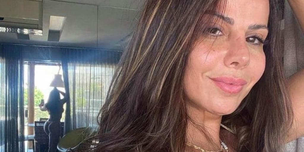 Viviane Araújo surge completamente nua em vídeo após escandalizar rebolando de quatro descabelada: "Delícia"