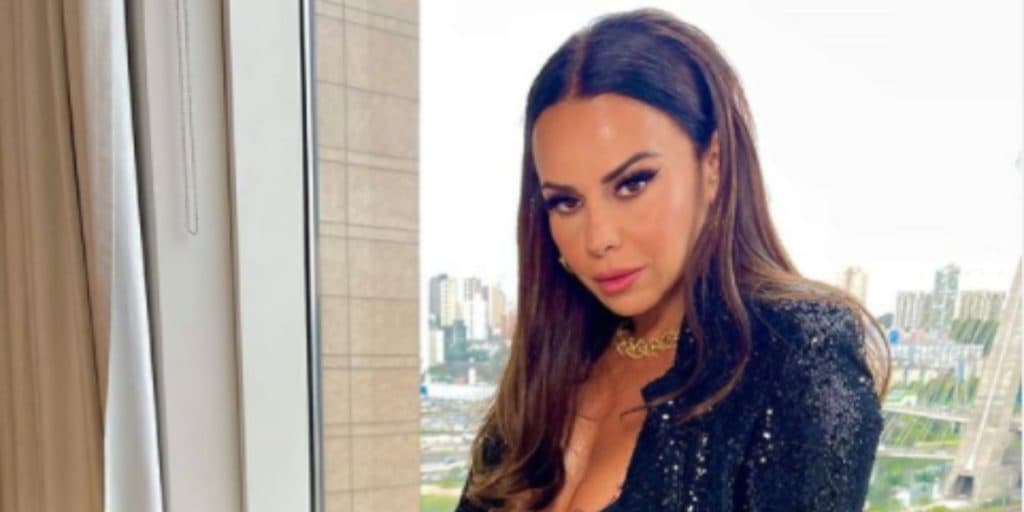 Viviane Araújo é flagrada sentada no pau, expõe pose explícita e diz que gosta: "Muito bom fazer"
