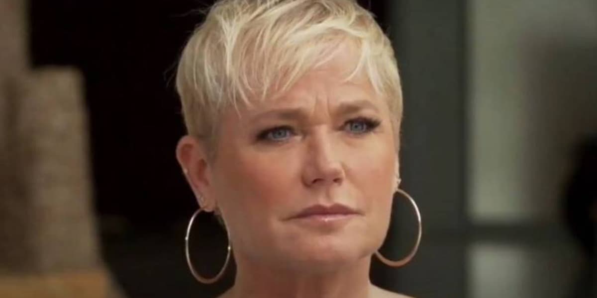 "Mal comida", Xuxa agride mulher em praça pública e não deixa barato após ouvir o que não queria sobre o ex