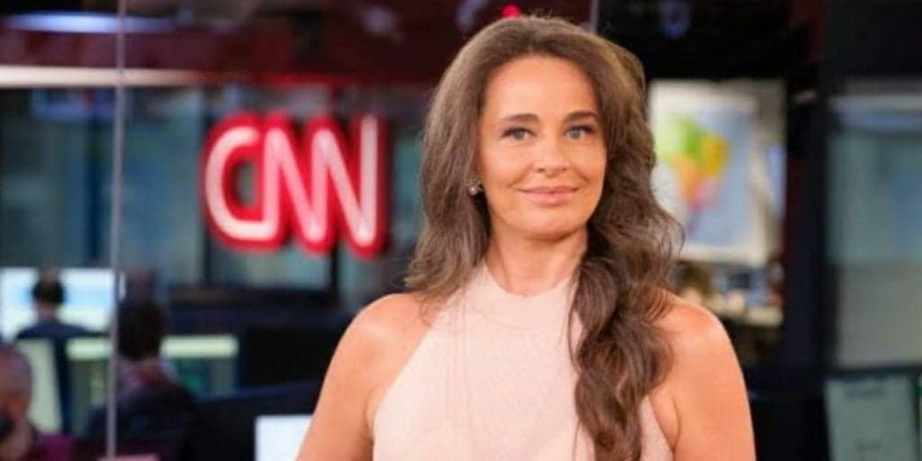 Carla Vilhena é atacada por internauta, xingada de "pelancuda" e detona com invertida lacradora: "Machista"