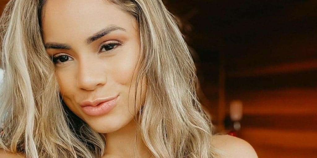 Lexa ostenta corpão e mostra bronzeado renovado em foto ousada na web: "Nossa!"